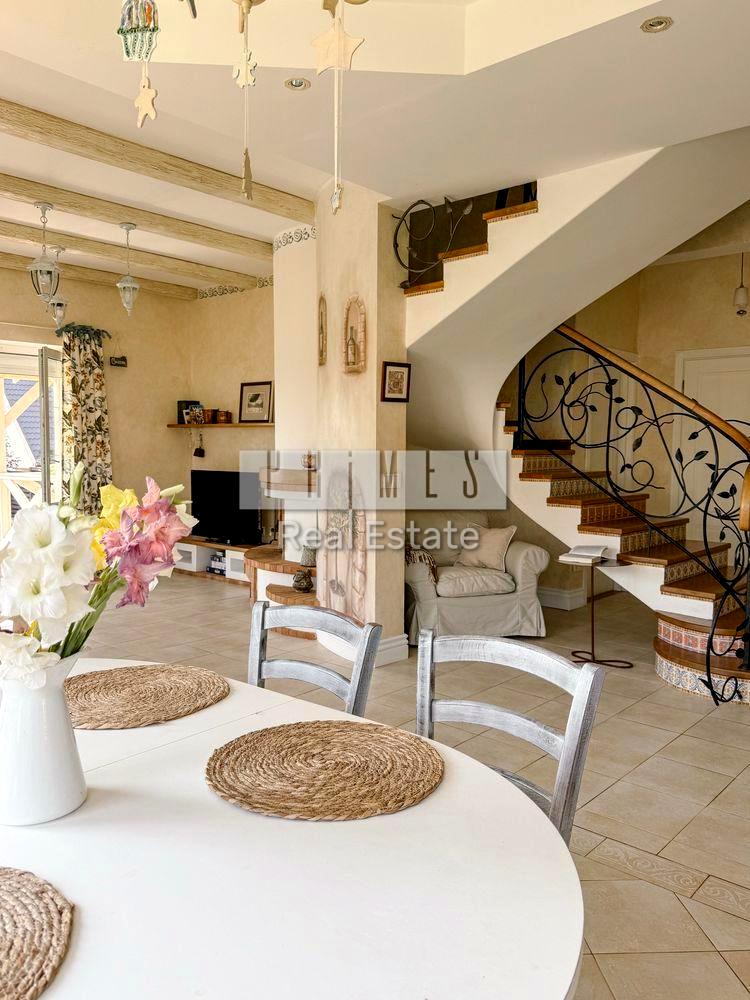 House by the address (area 190 m²) - Atlanta.ua