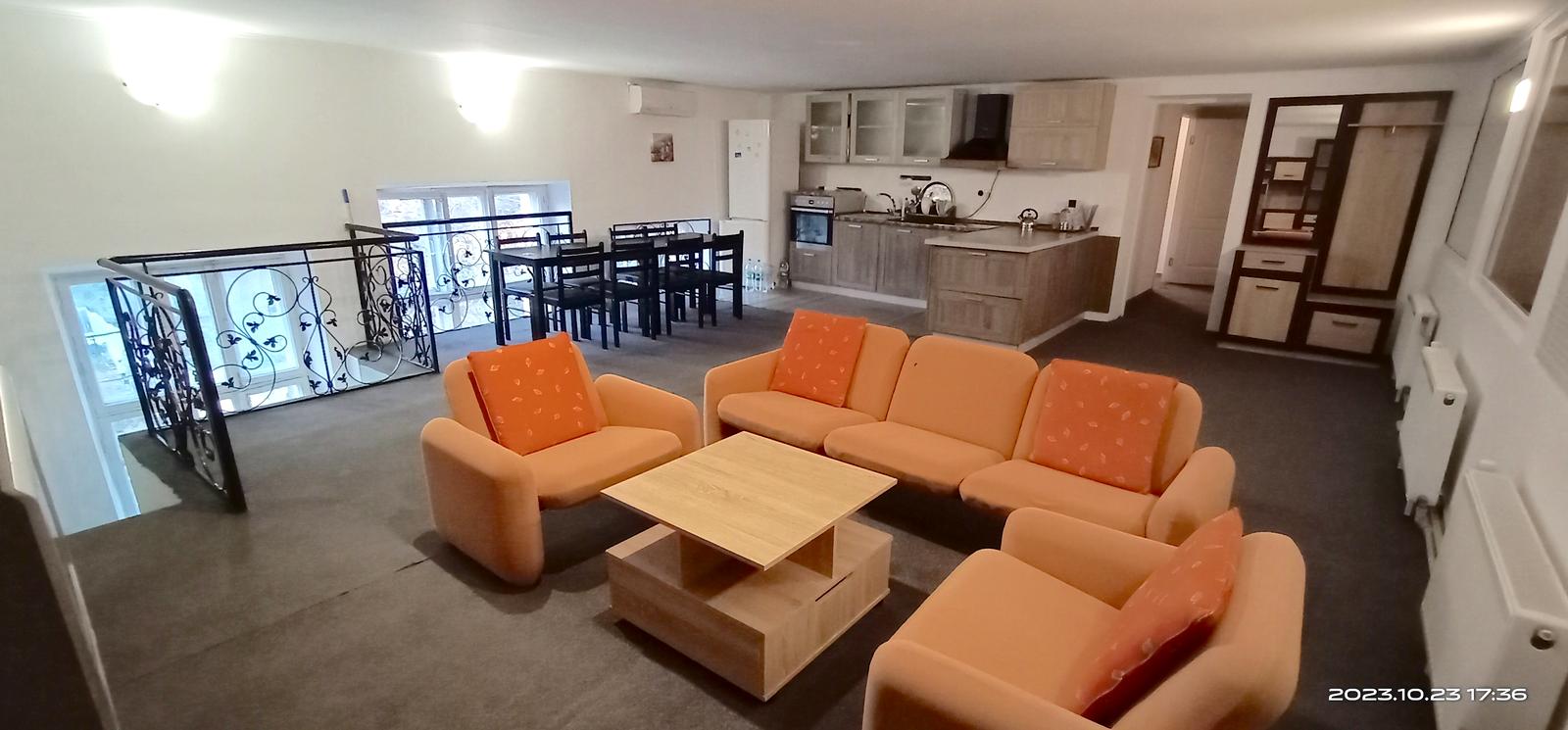 1792894153008394