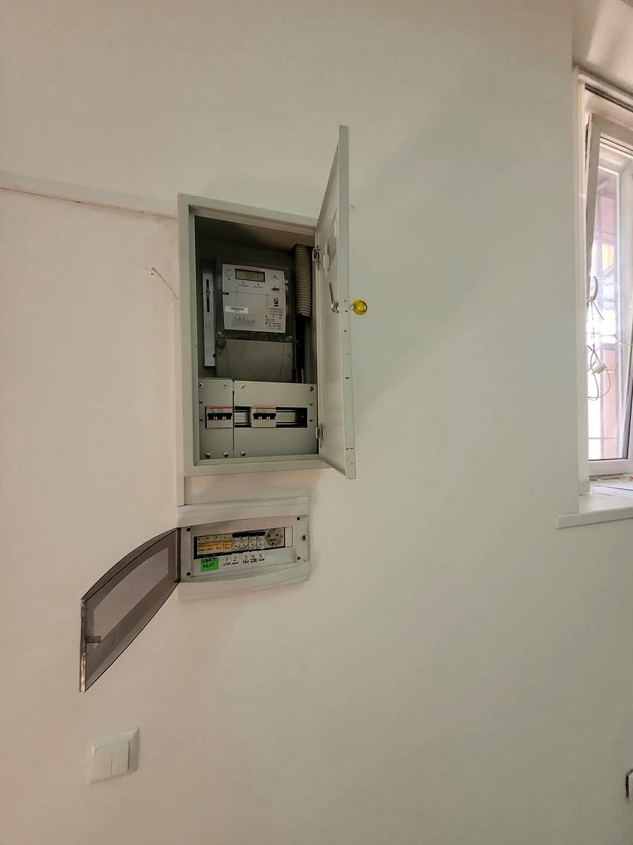 1835613891790395