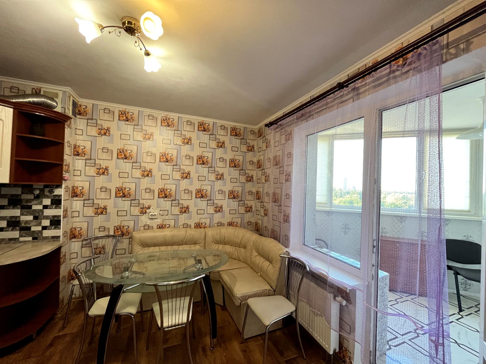 1806613990487396