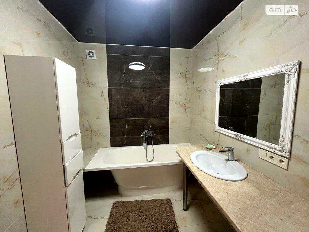 1824218069384004