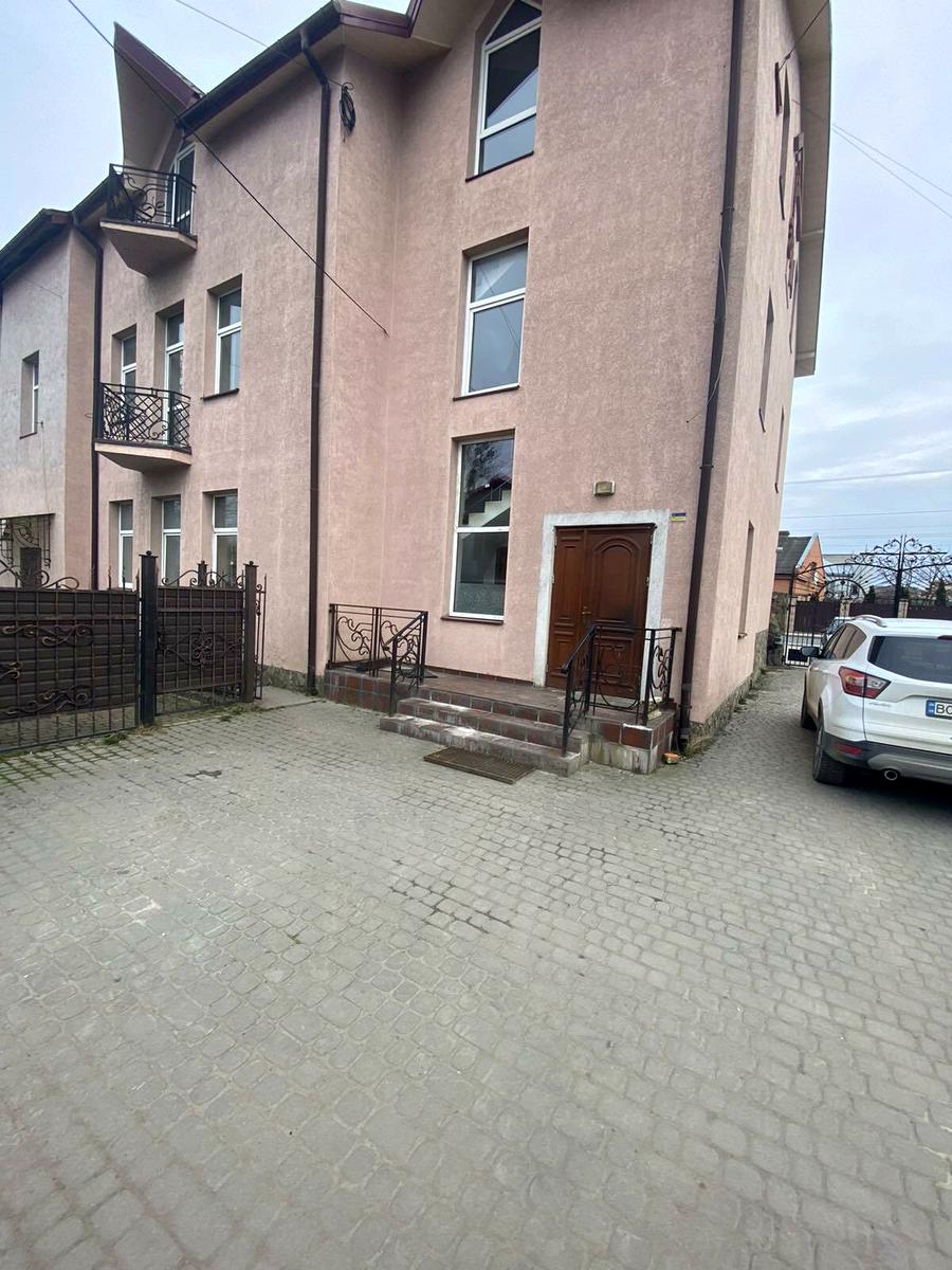 Commercial real estate at st. Kukuruznaya ul (area 416 m²) - Atlanta.ua