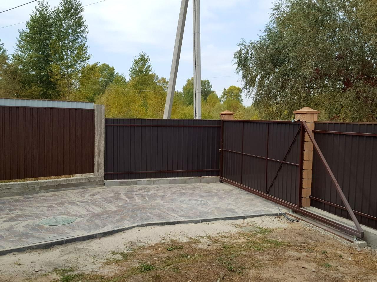 1676907855353401