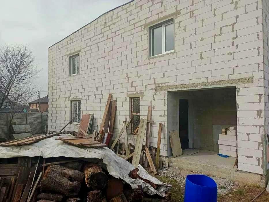 1836641453651401