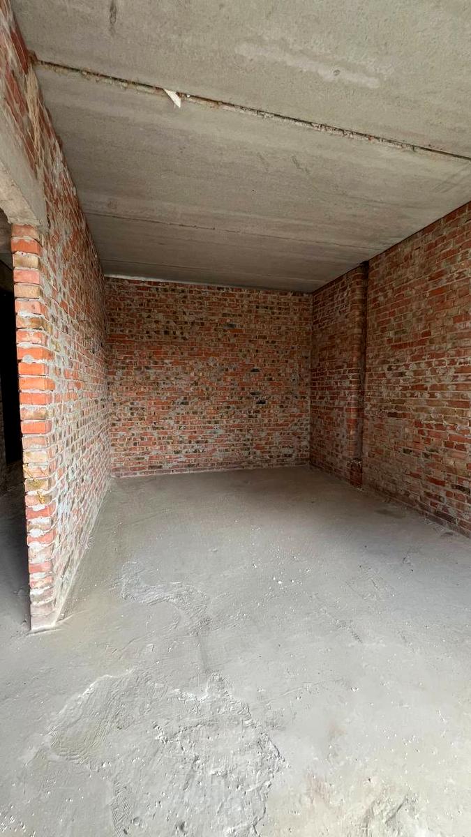 1843405713556401