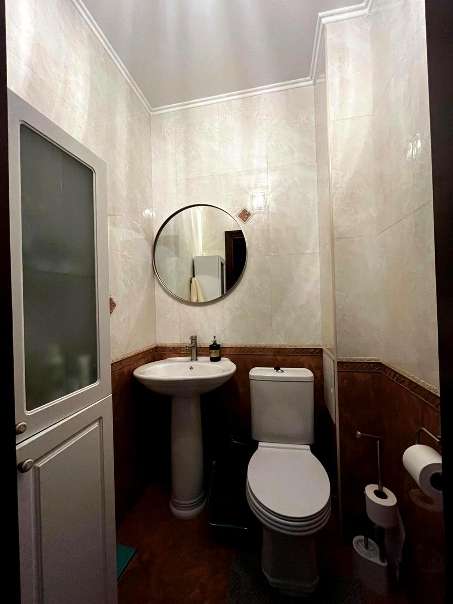 1839161556272405