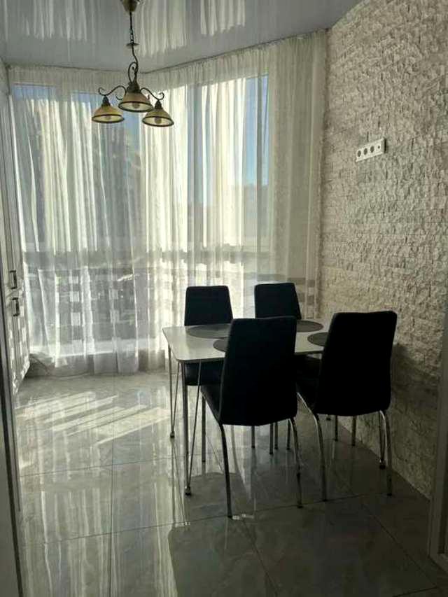 1844318555438405