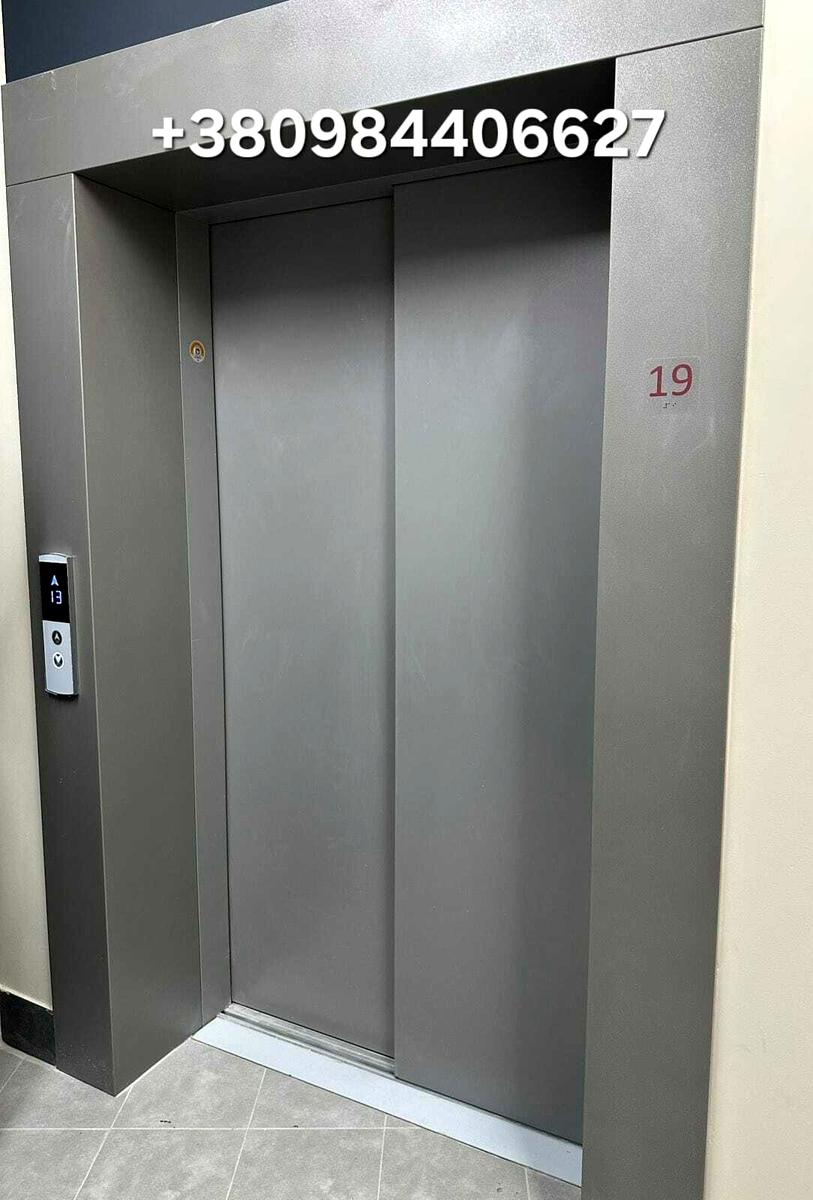 1832736071976413