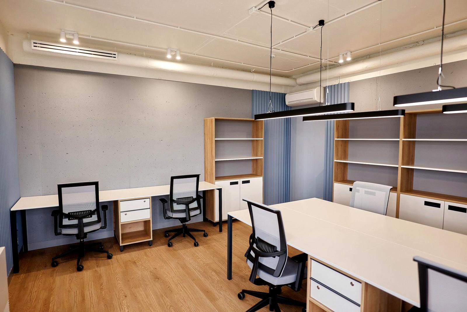 1823753313885434
