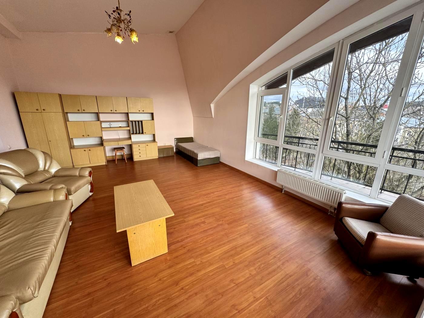 Простора 7-кімнатна квартира на Юрія Руфа - зображення 3