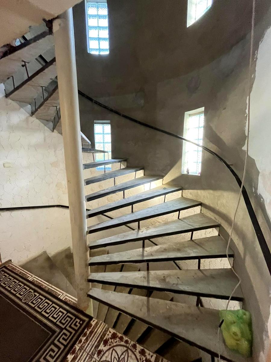 1841857236328436