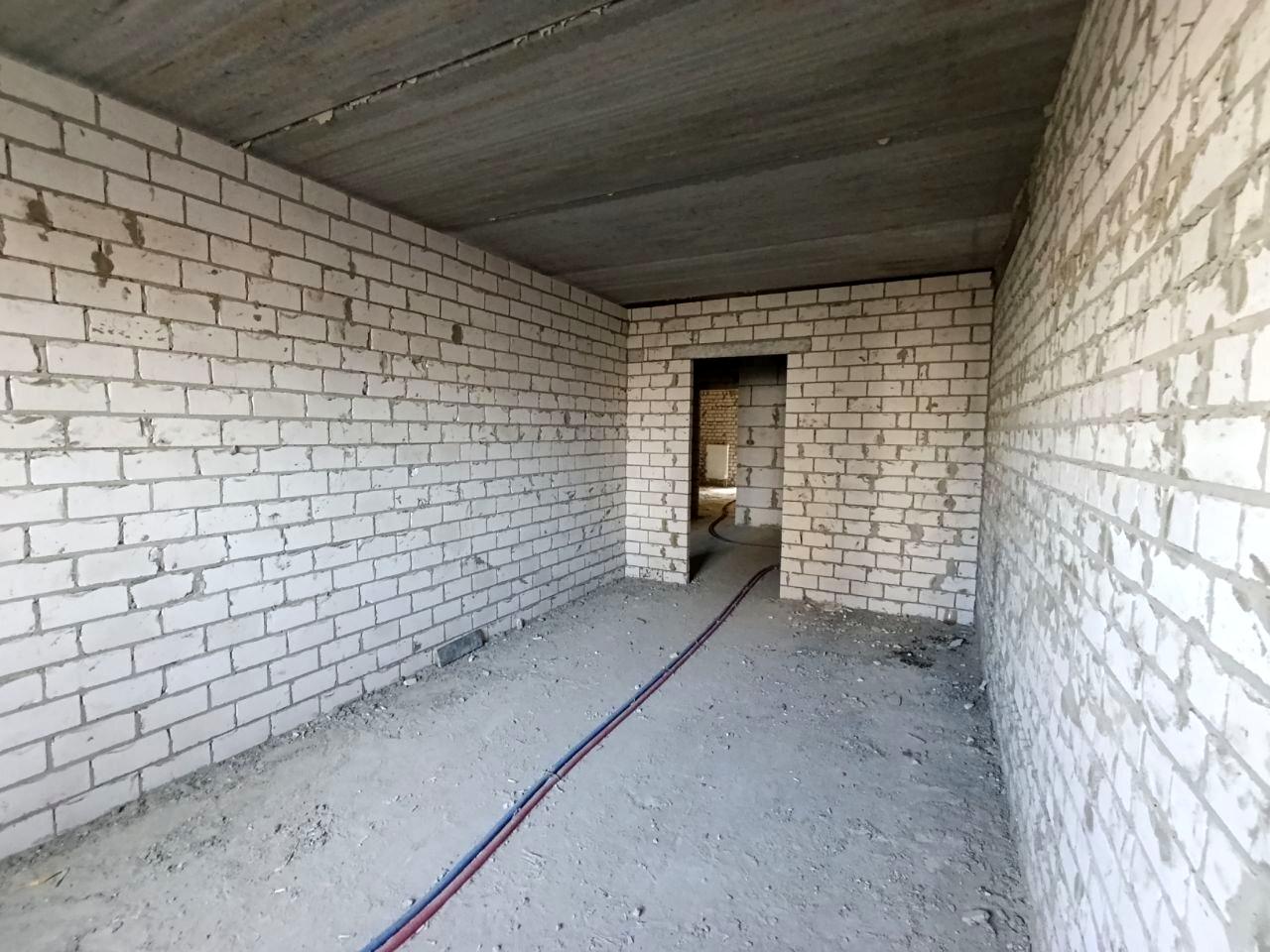1842893972110044
