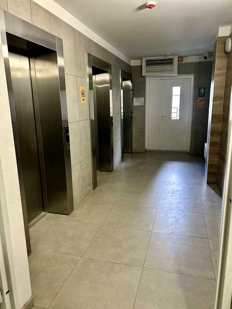 1844152811008440