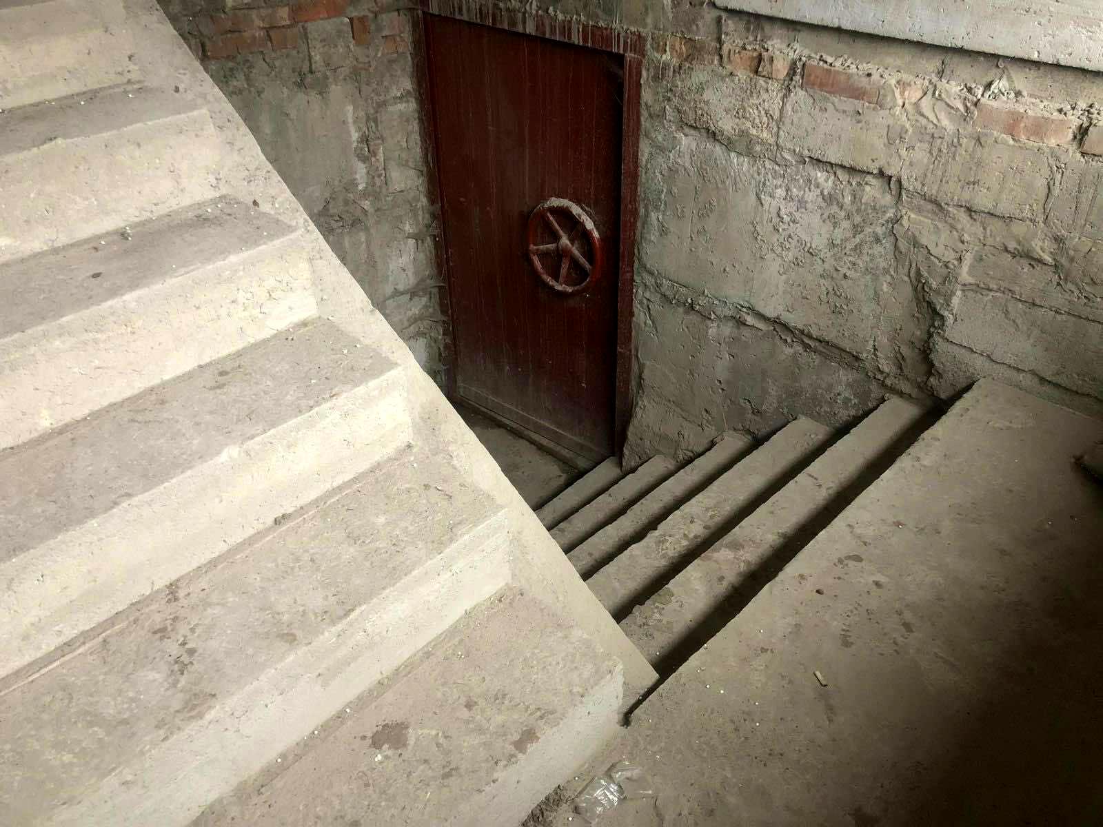 1811382372302444