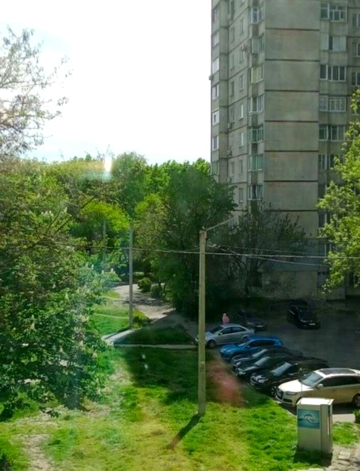 1827568636604446