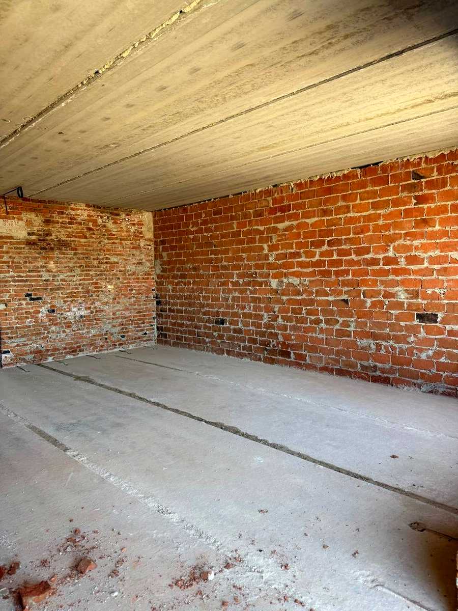 1833583774442447