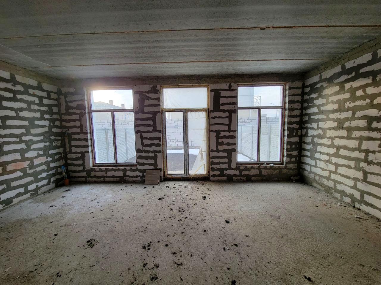 1826299768435448