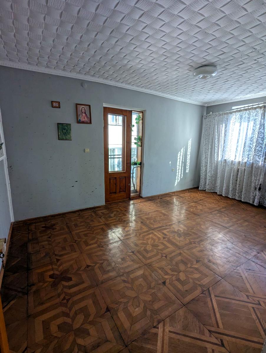 1839080865350452