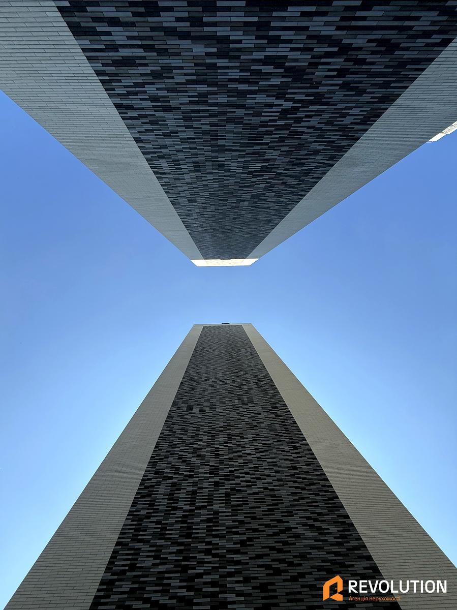 1842958953170452
