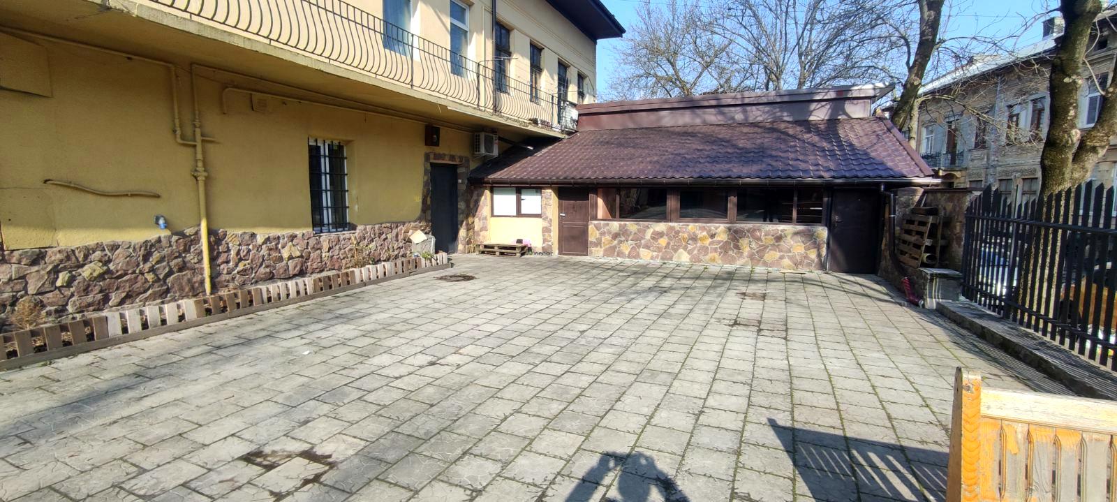 1796674856046458