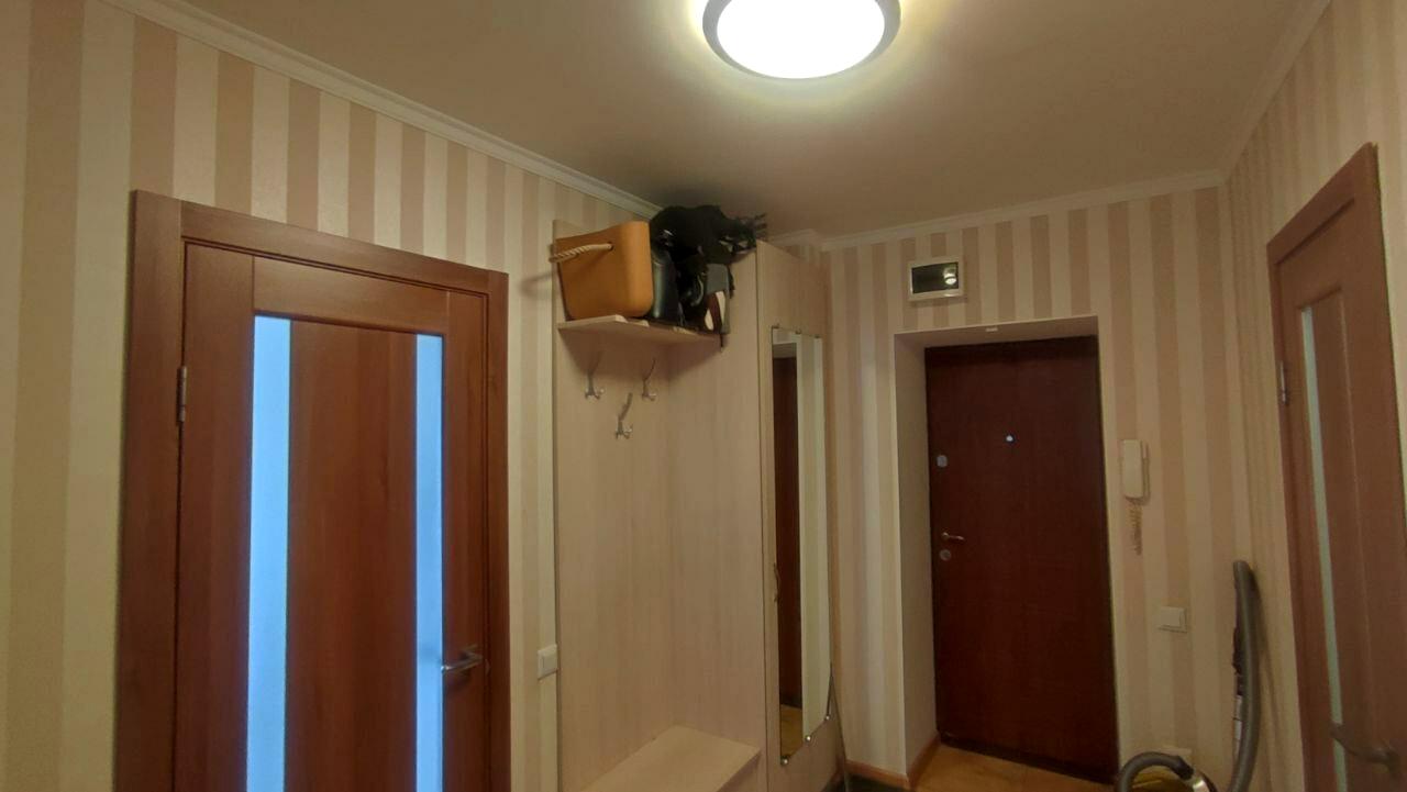 1808383521690467