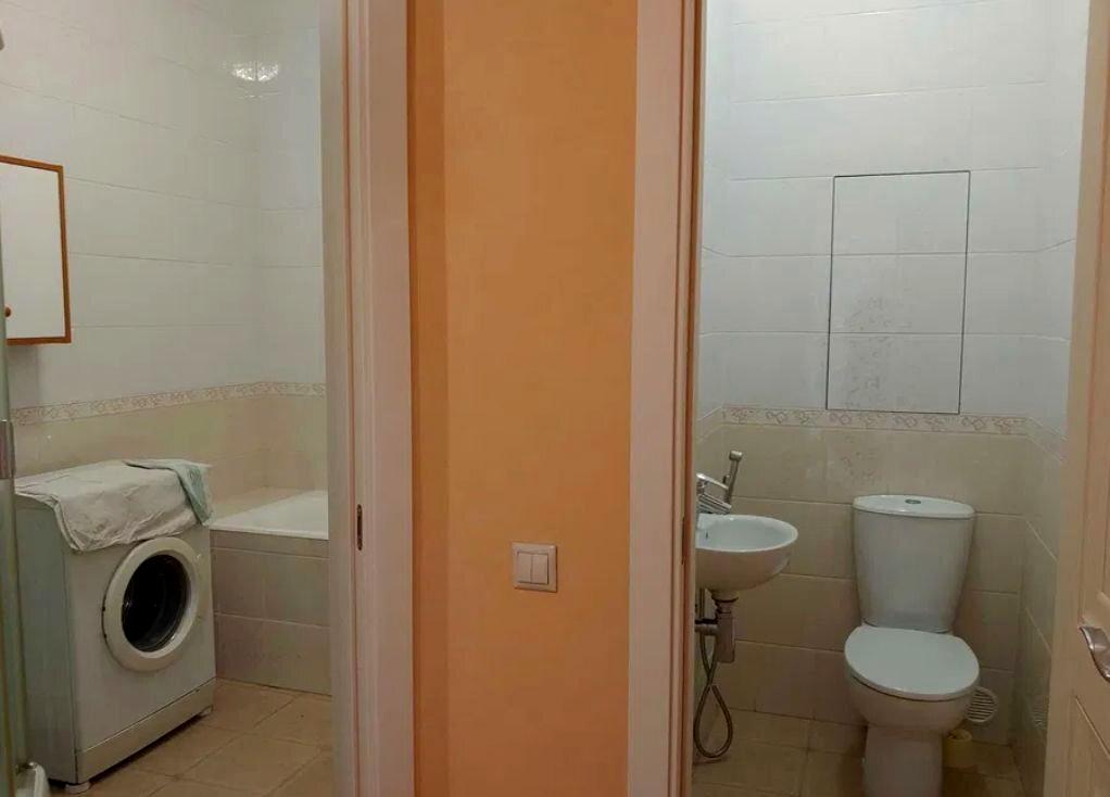1843766393948047