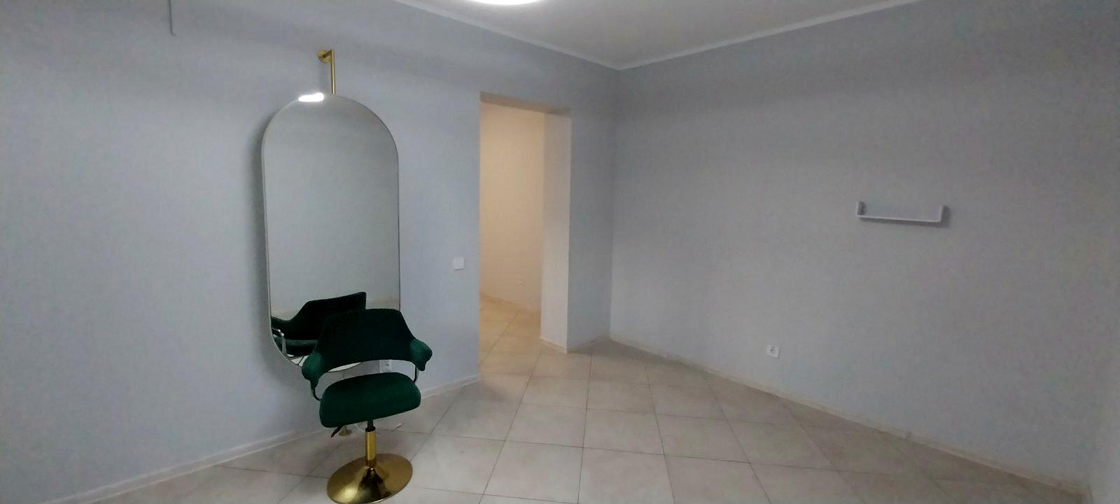 1830439201775472