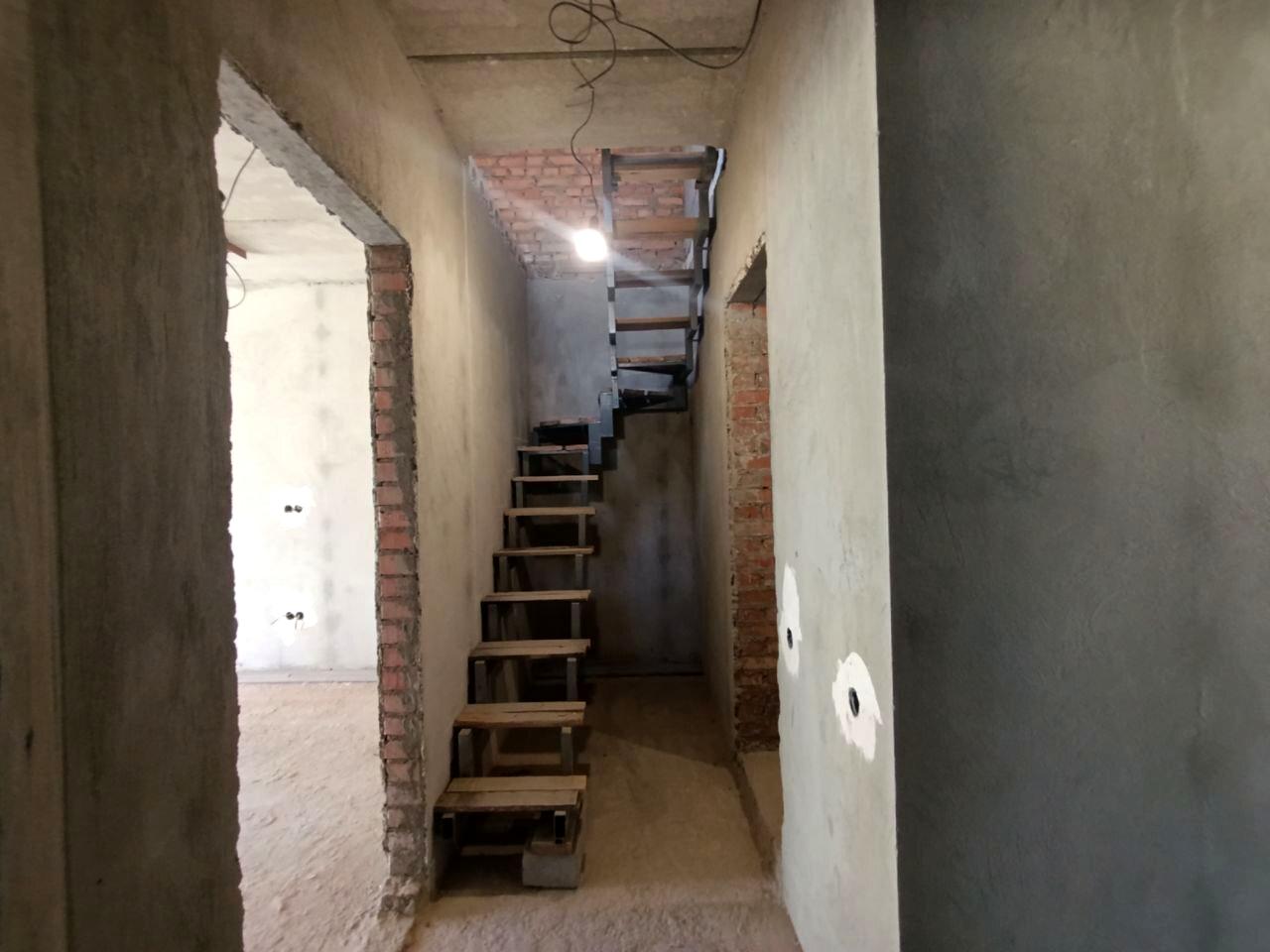 1842788894600476