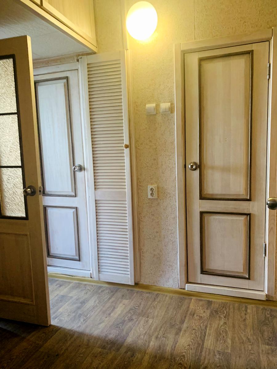 1736512576730049