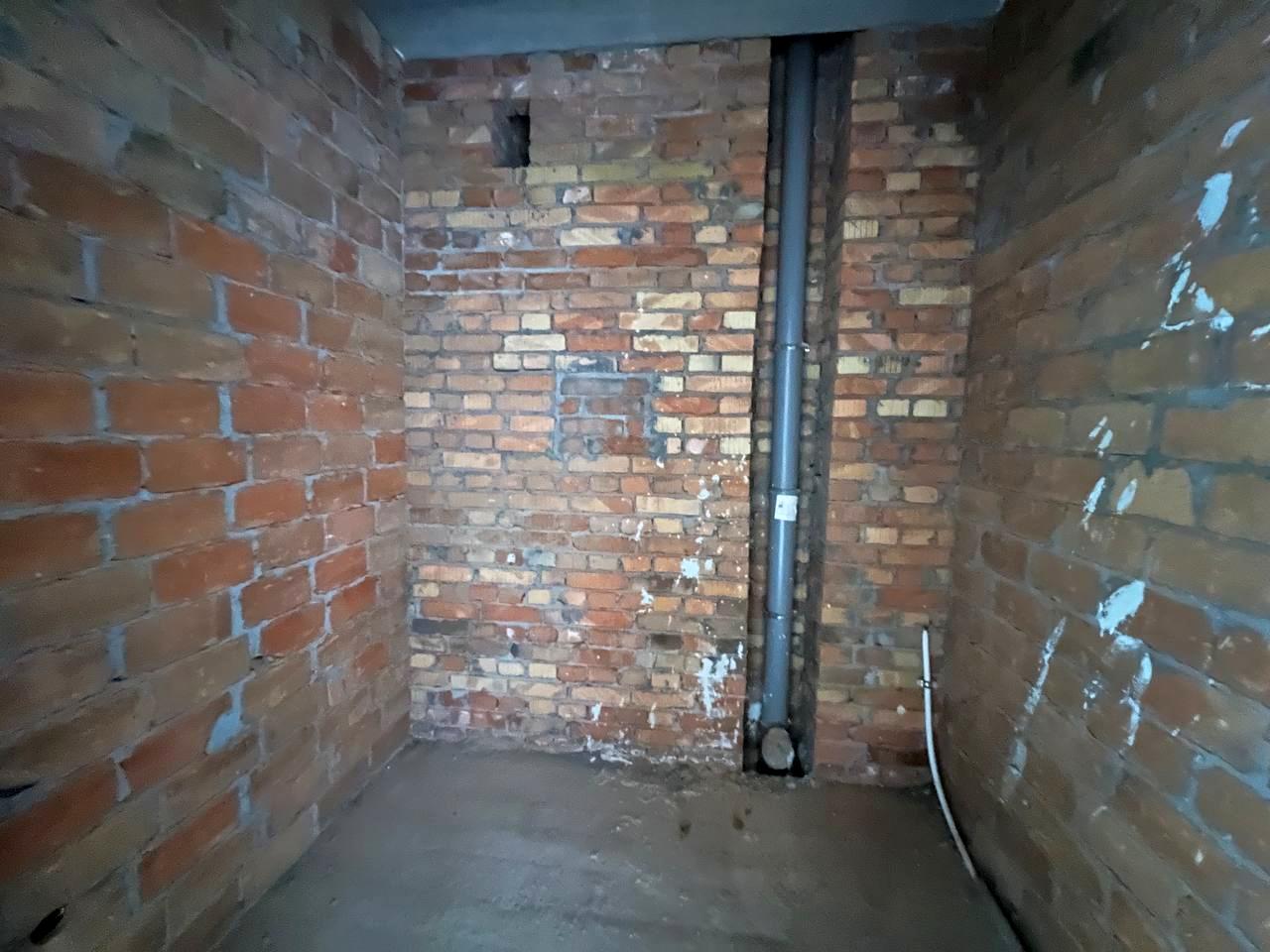 1841803328794498