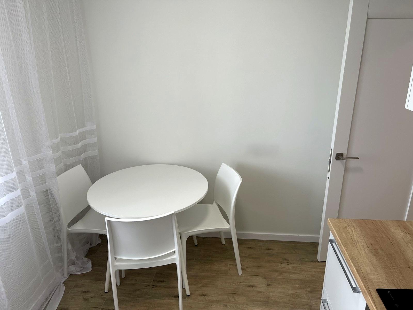 1834726037325499