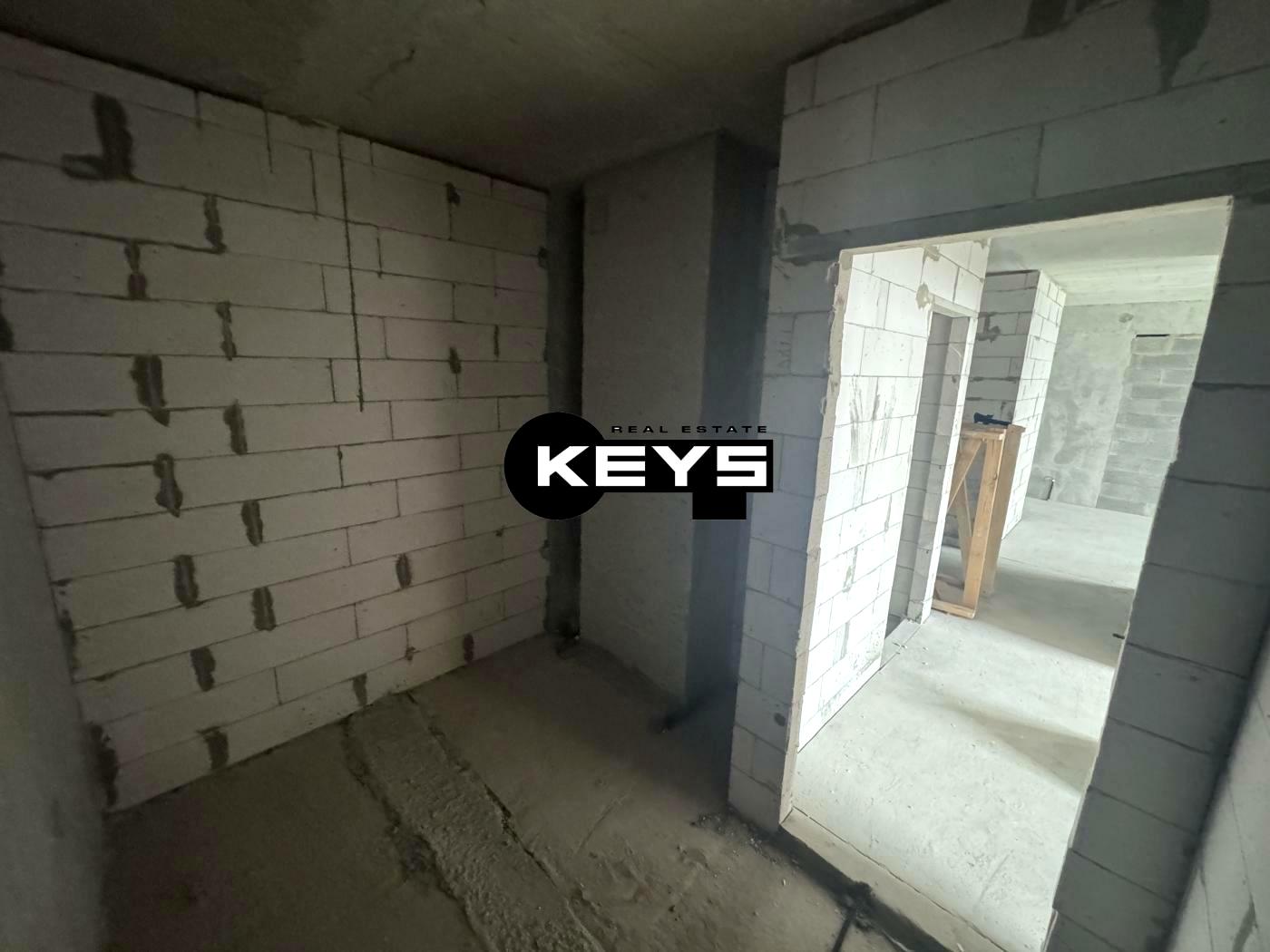 1837431067743005