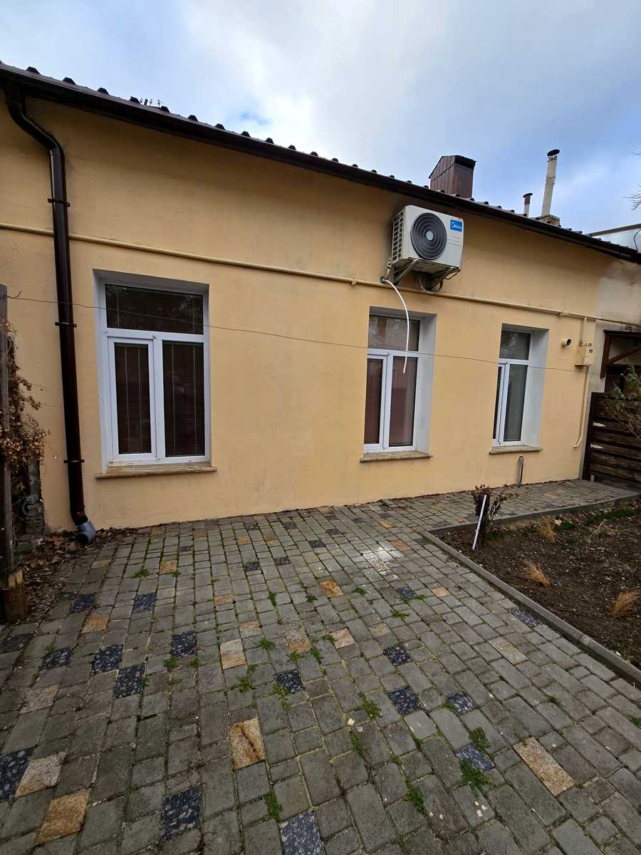 1832112813657515