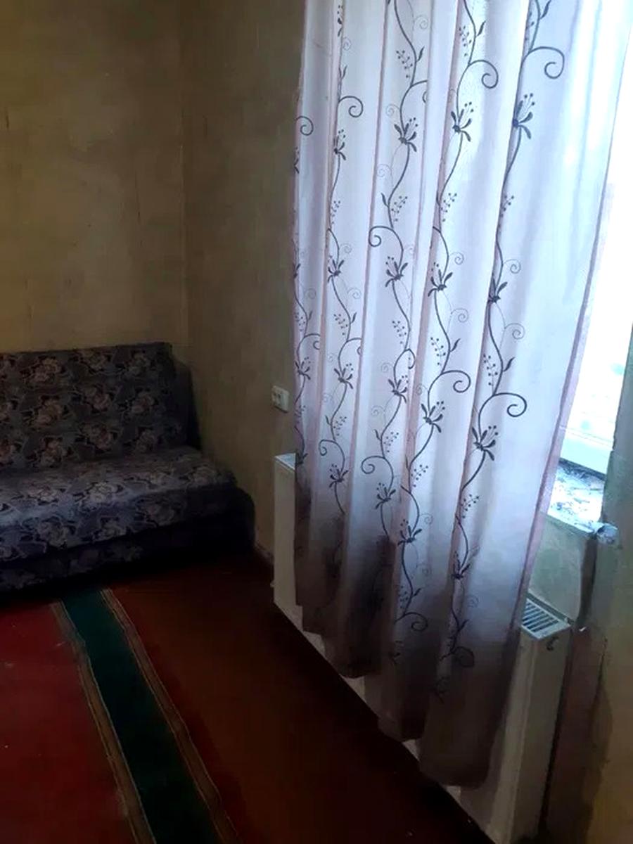 1842239075909516