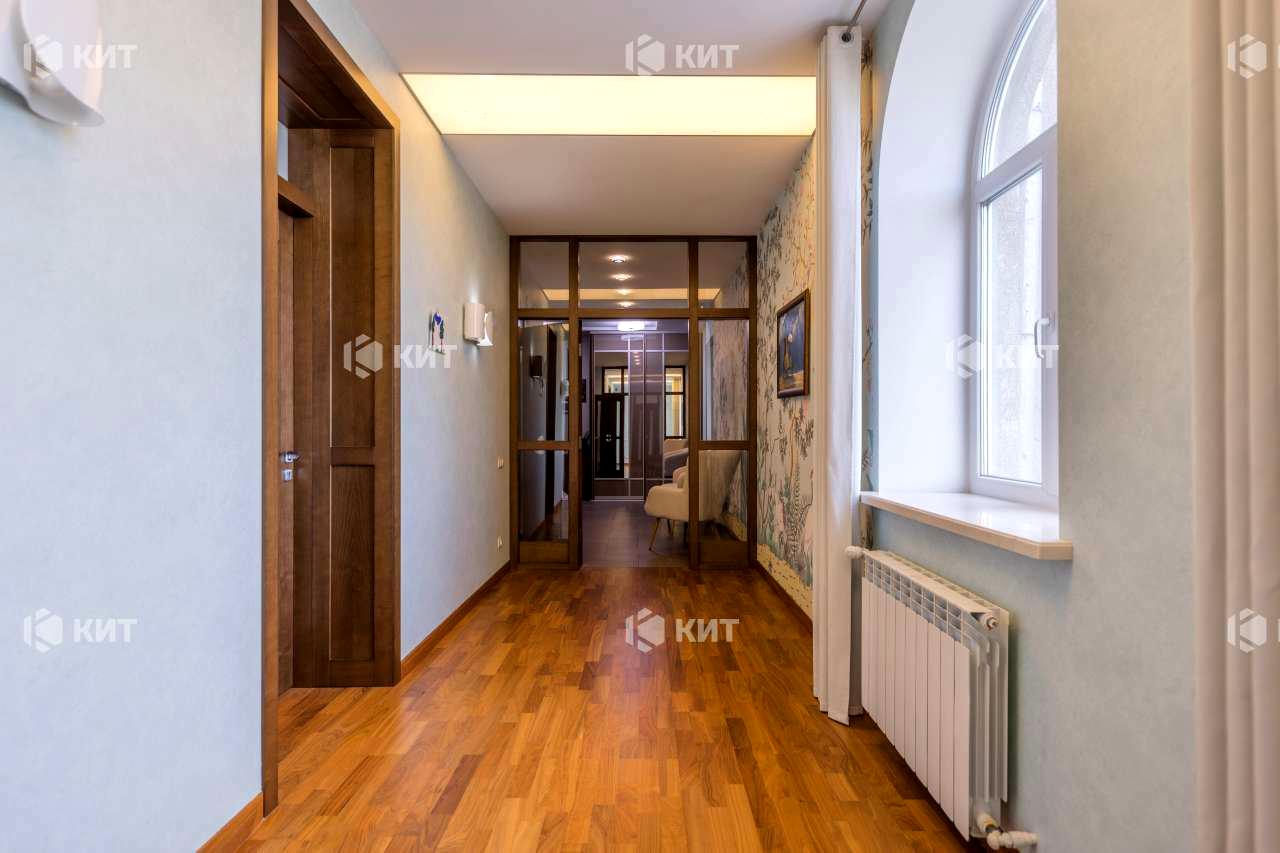 1827738659233523