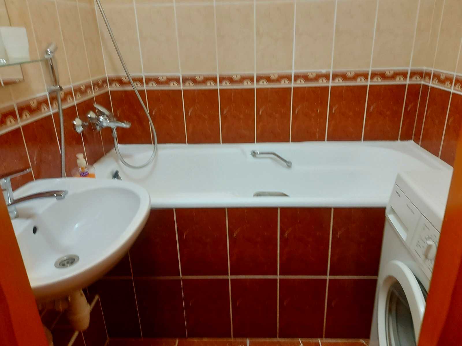 1841800572151523