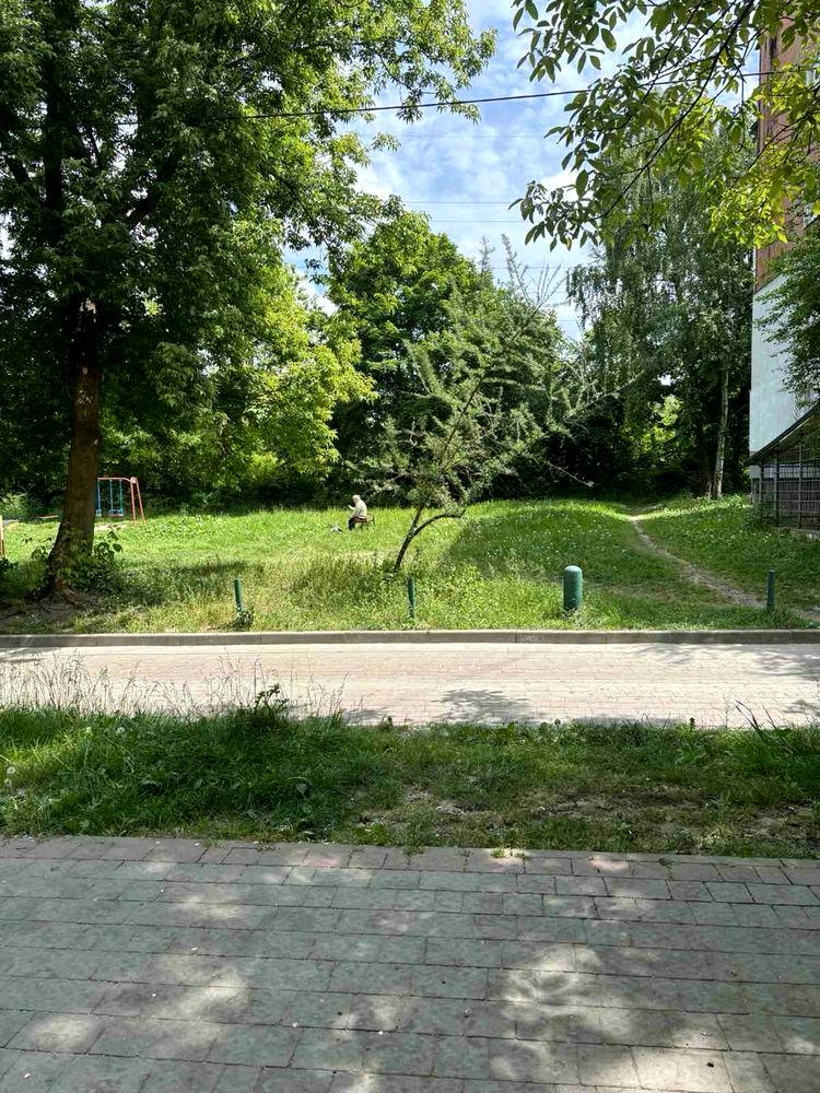 1834845459352533
