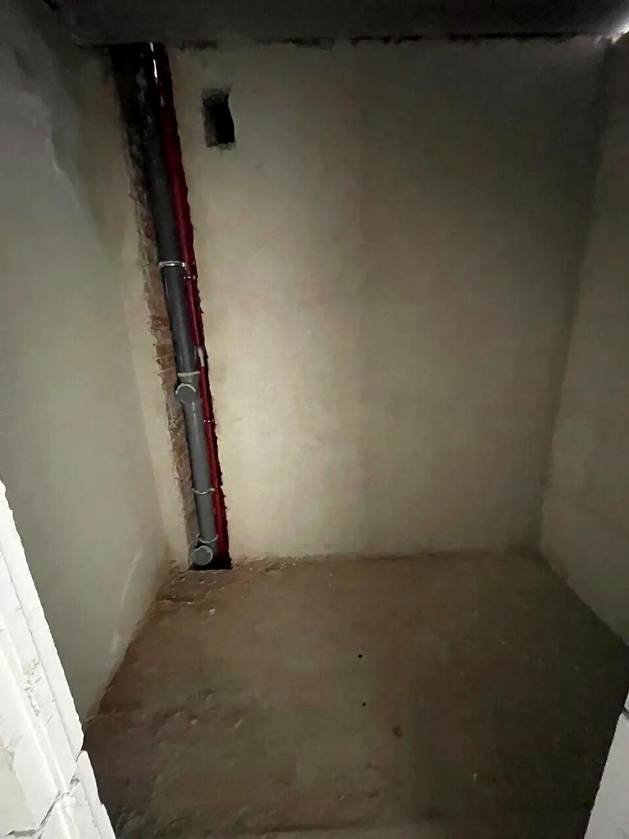 1845405655710536