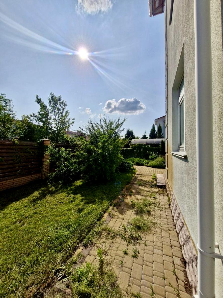1834456111014539