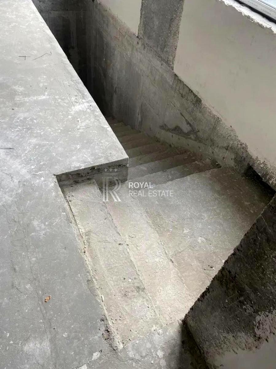 1839797644062056