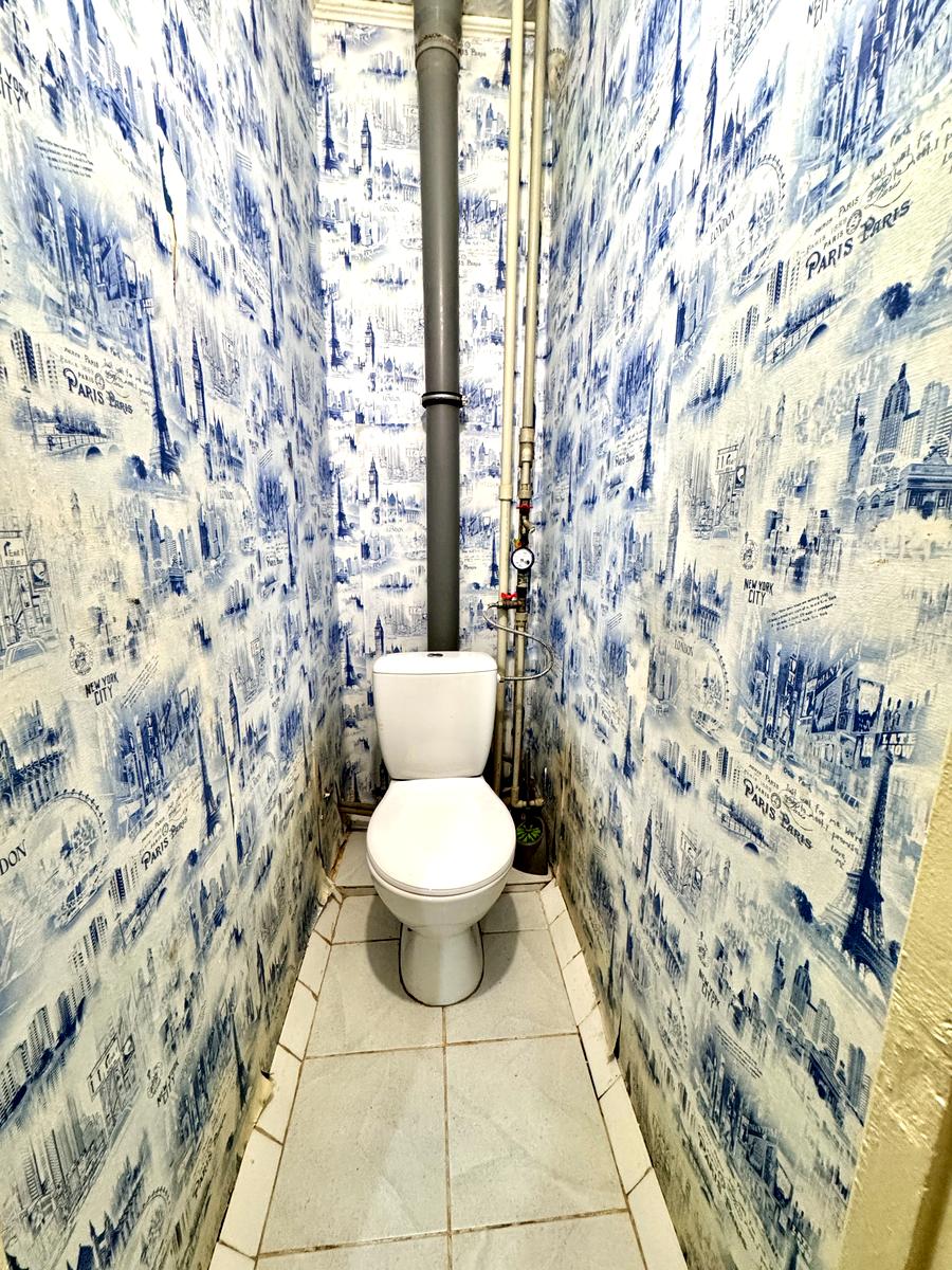 1845046323646565