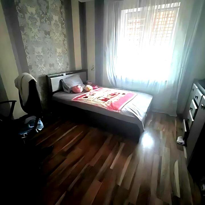 1836731947918572