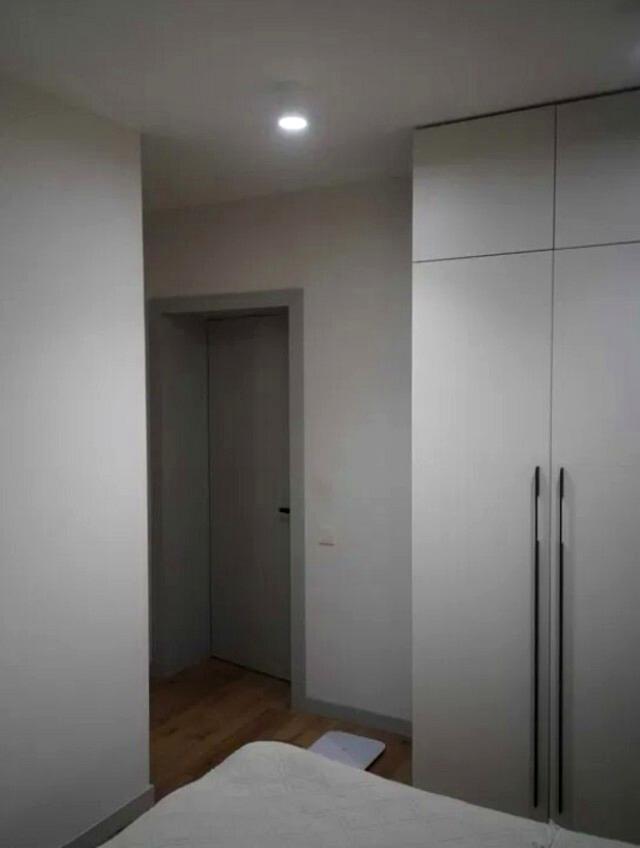 1842972838605576