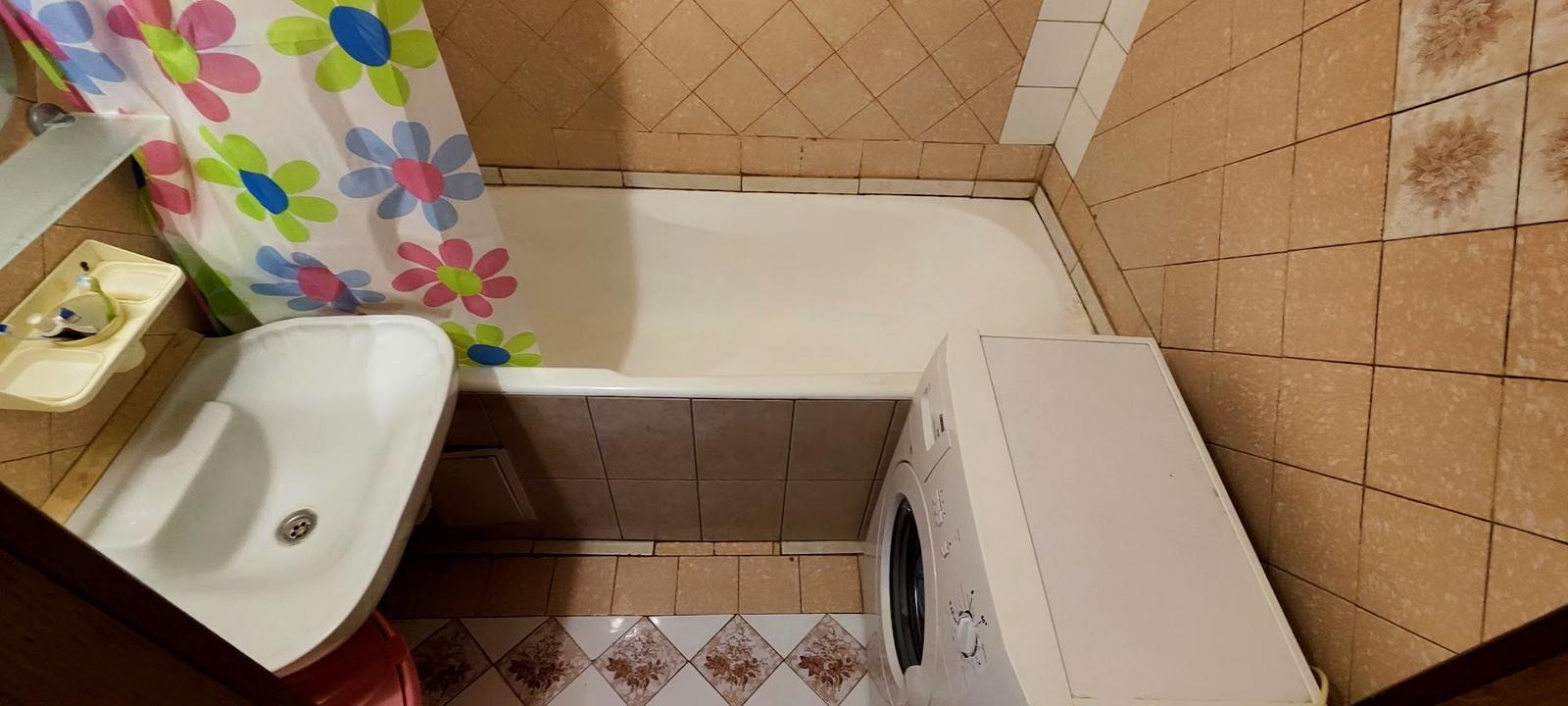 1843605577771577