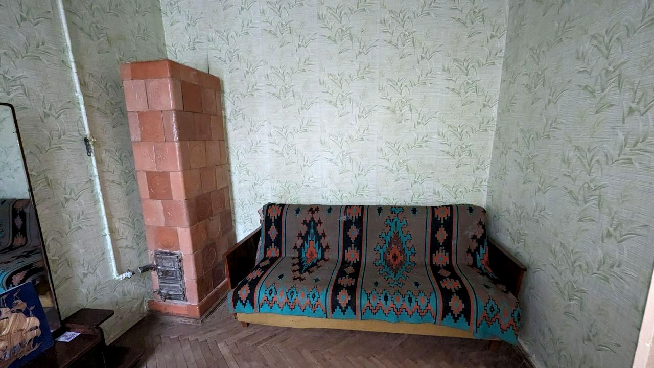 1825563176775058