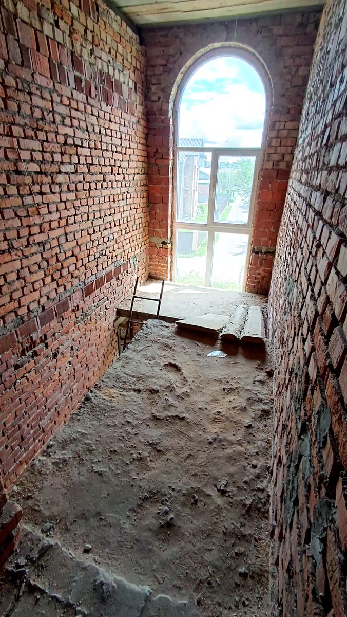 1804287351025586