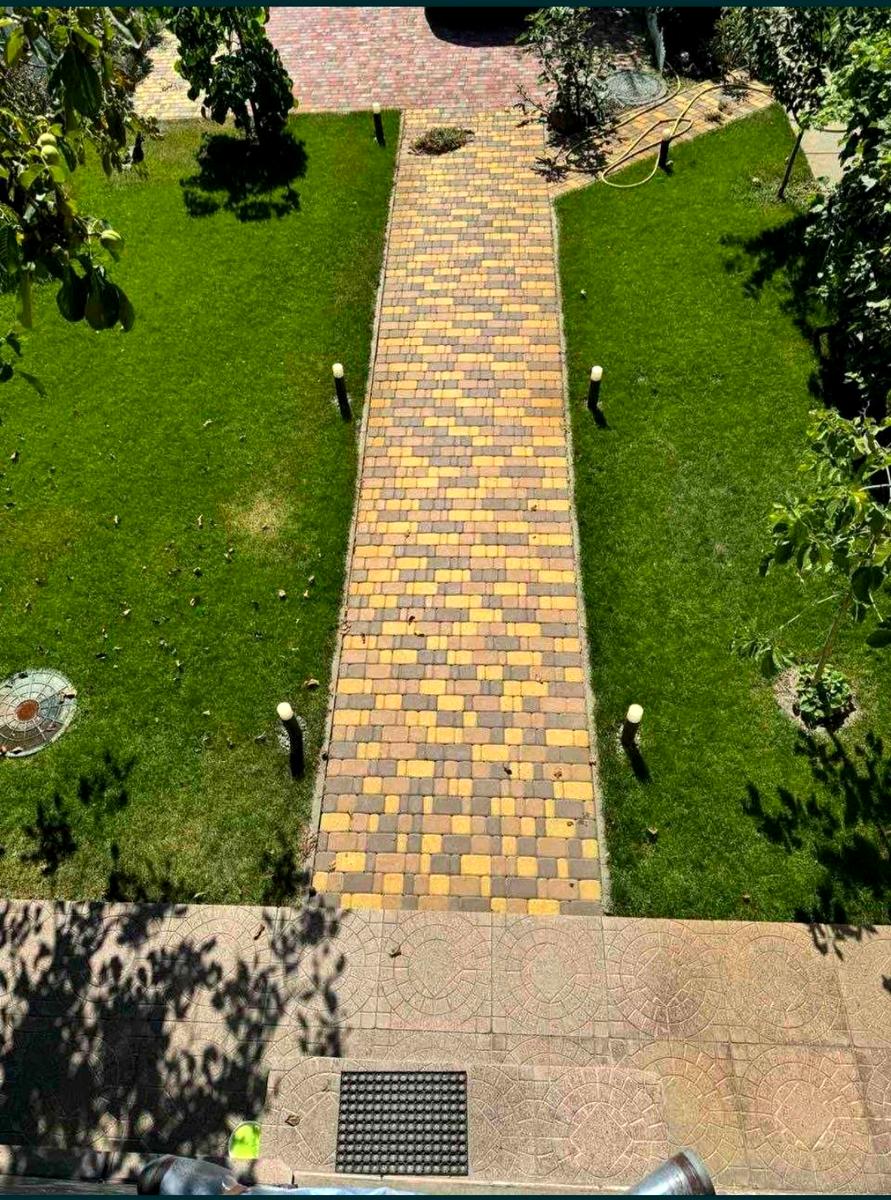 1828276993367592
