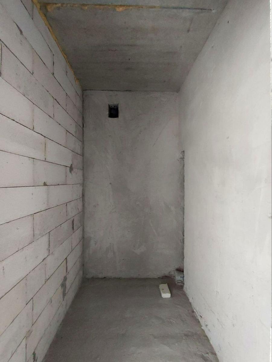 1832169646122594