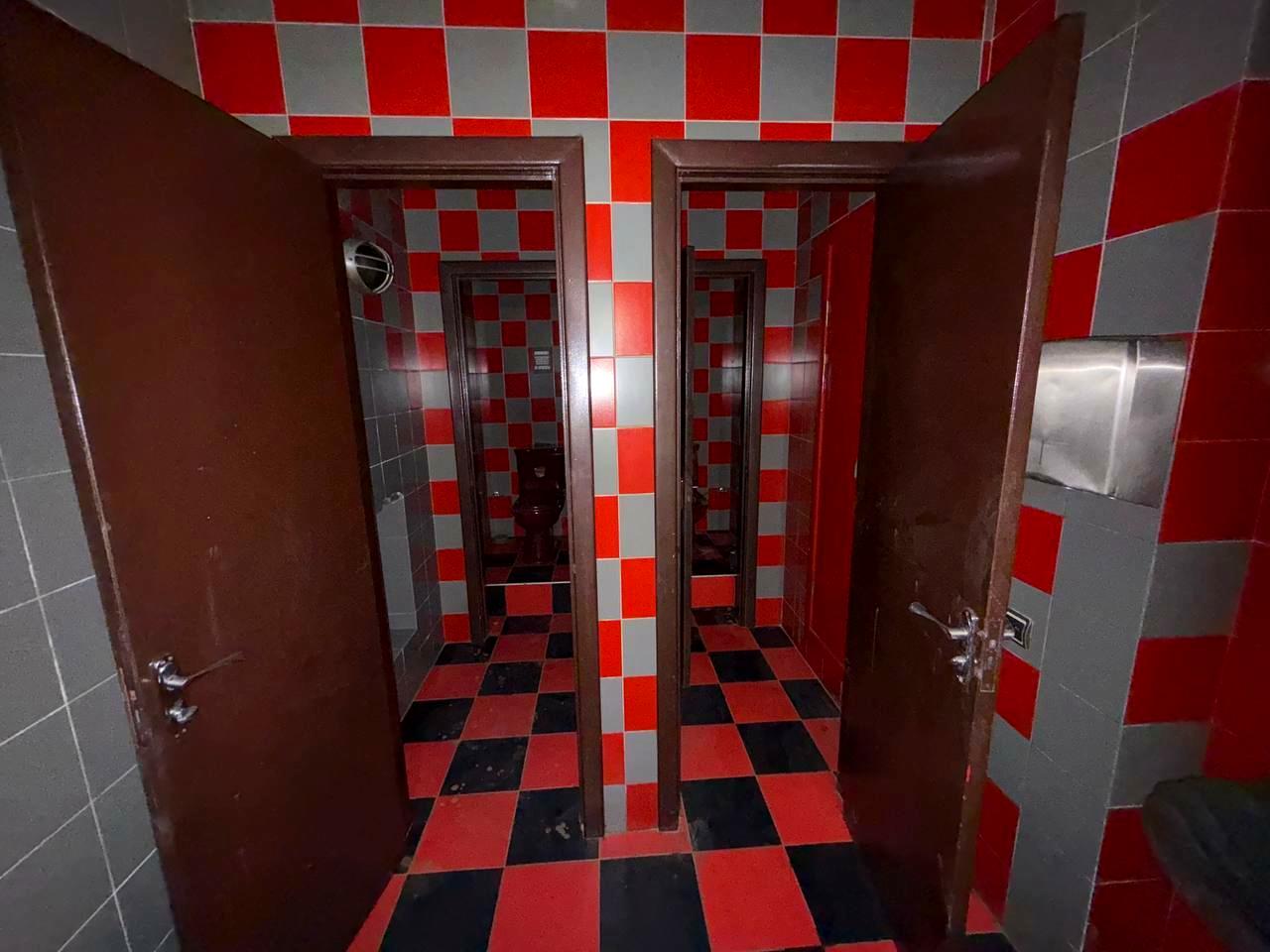 1838541686818600
