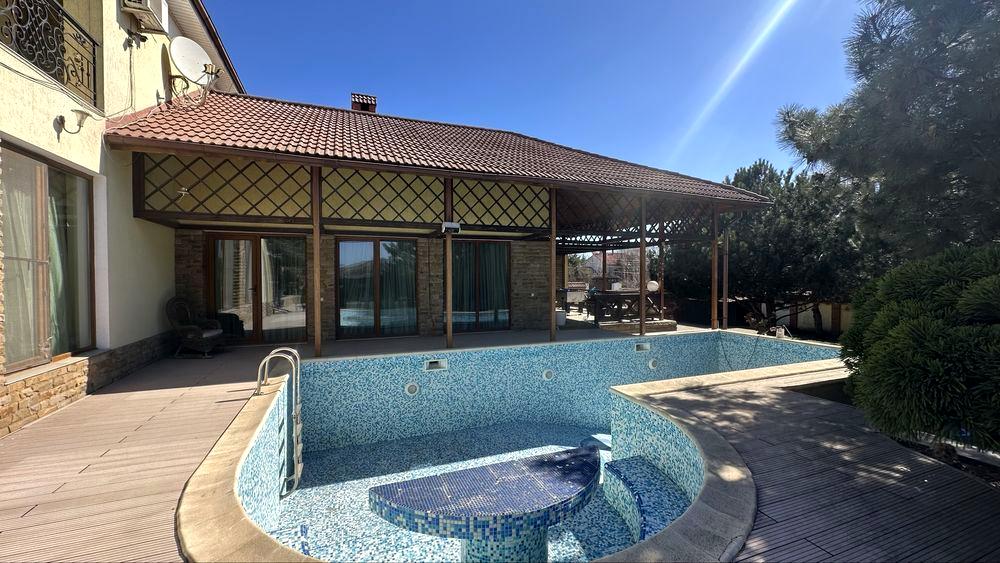 House by the address (area 450 m²) - Atlanta.ua